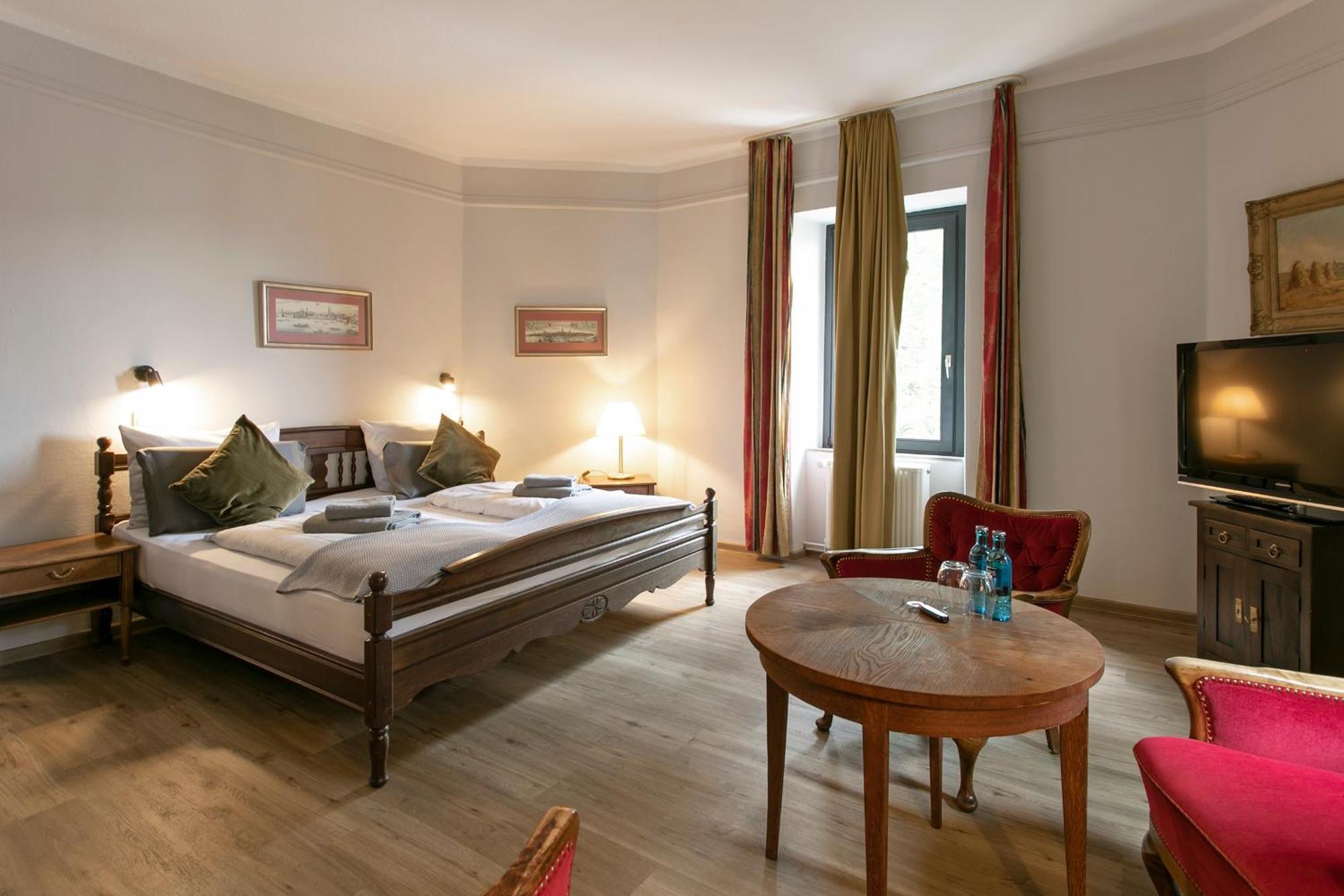 Schlosshotel Braunfels & Himmelreich ภายนอก รูปภาพ