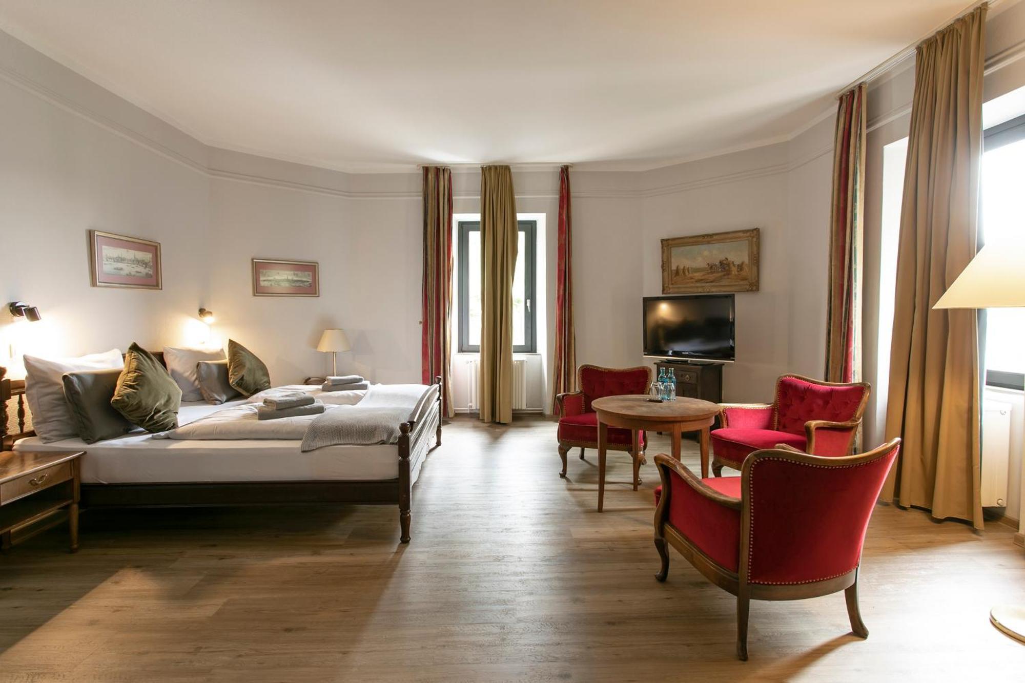 Schlosshotel Braunfels & Himmelreich ภายนอก รูปภาพ